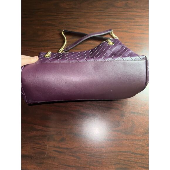 Victoria’s Secret Shoulder Bag with Chain - Picture 4 of 10